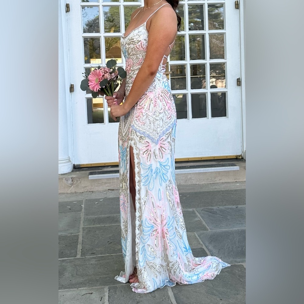 Gorgeous 2025 prom dress worn once